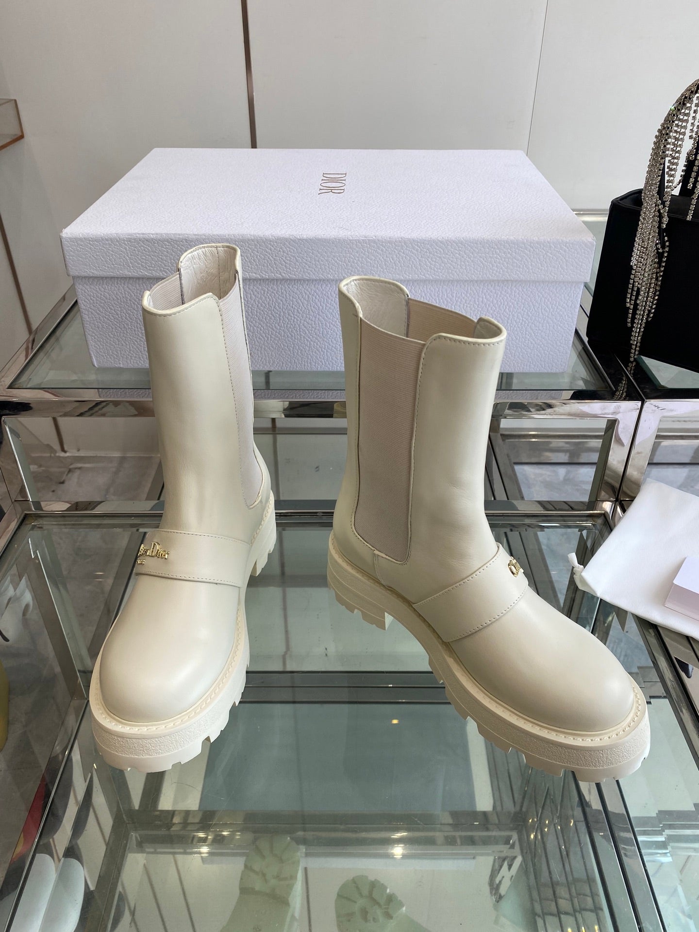 DIOR 25S D-QUEST ANKLE BOOT 35MM IN WHITE CALFSKIN GOLD HARDWARE - 35