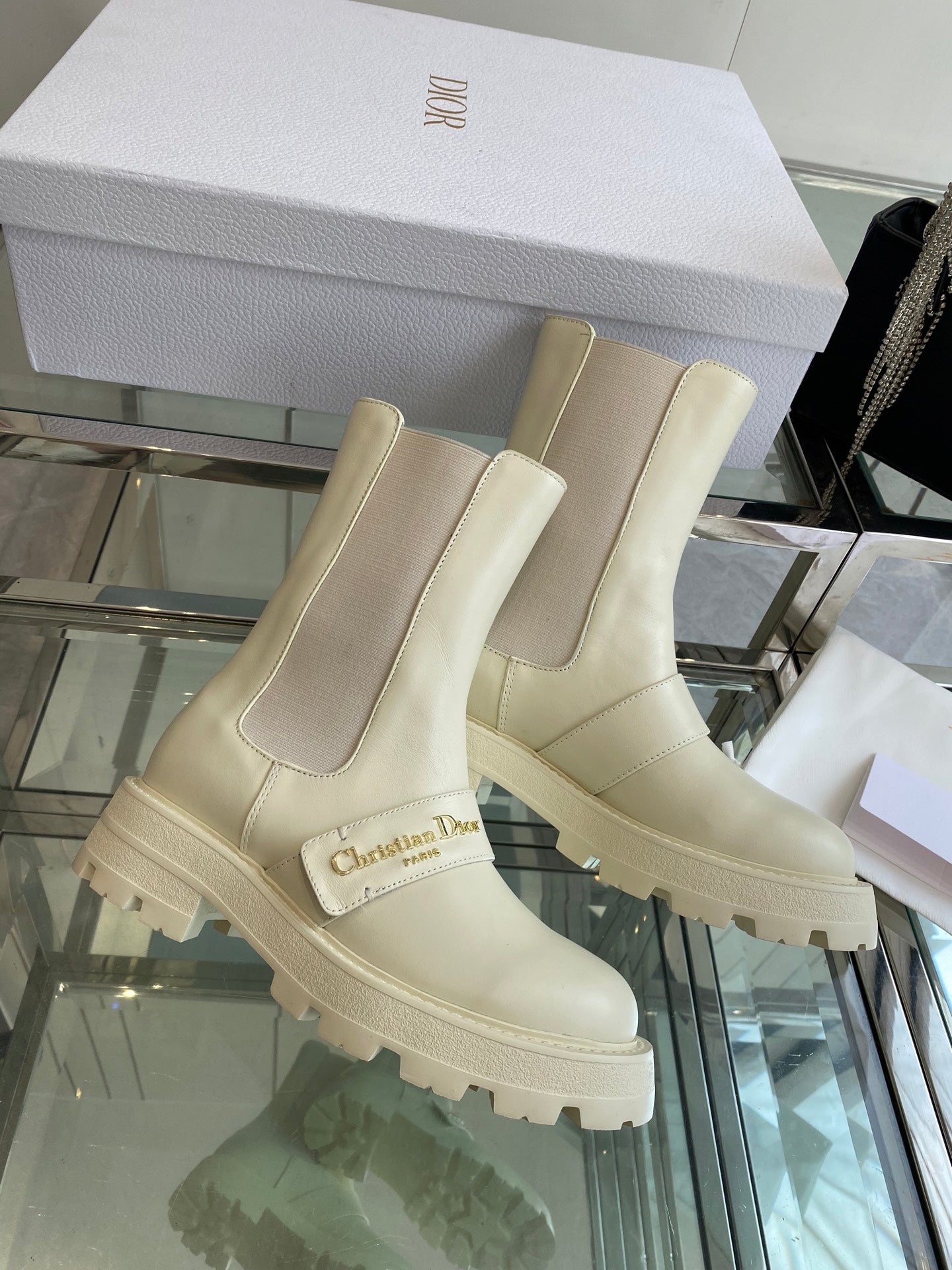 DIOR 25S D-QUEST ANKLE BOOT 35MM IN WHITE CALFSKIN GOLD HARDWARE - 35