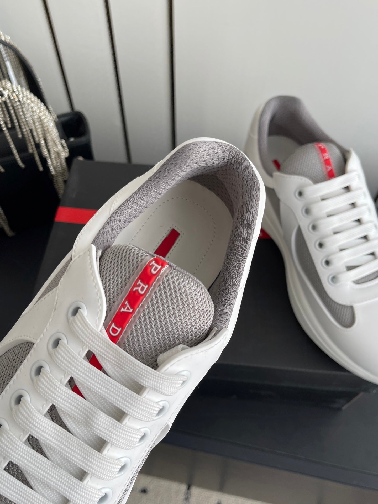 КРОСІВКИ PRADA 26S AMERICA CUP З БІЛОЇ М'ЯКОЇ ГУМИ ТА ВЕЛОСИПЕДНОЇ ТКАНИНИ