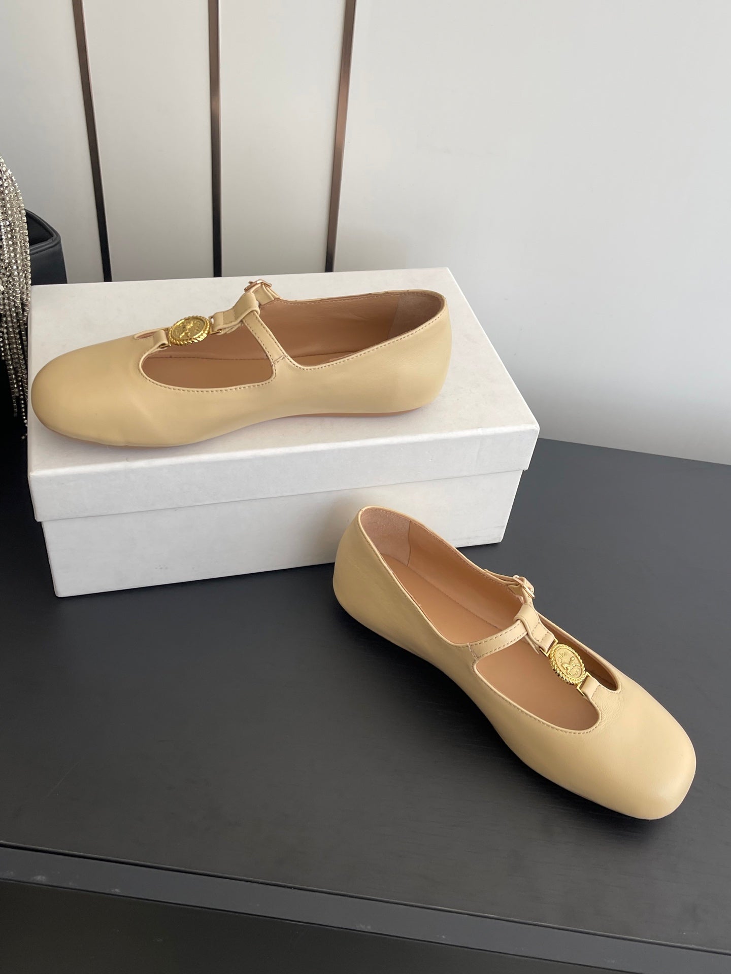CHLOÉ 26S MARY JANE SHOES IN BEIGE CALFSKIN