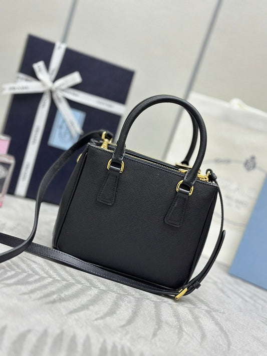 PRADA 25S GALLERIA СЕРЕДНЯ СУМКА 20 З ЧОРНОЇ ТЕЛЯЧОЇ ШКІРИ З ФУРНІТУРОЮ ЗІ ЗОЛОТА
