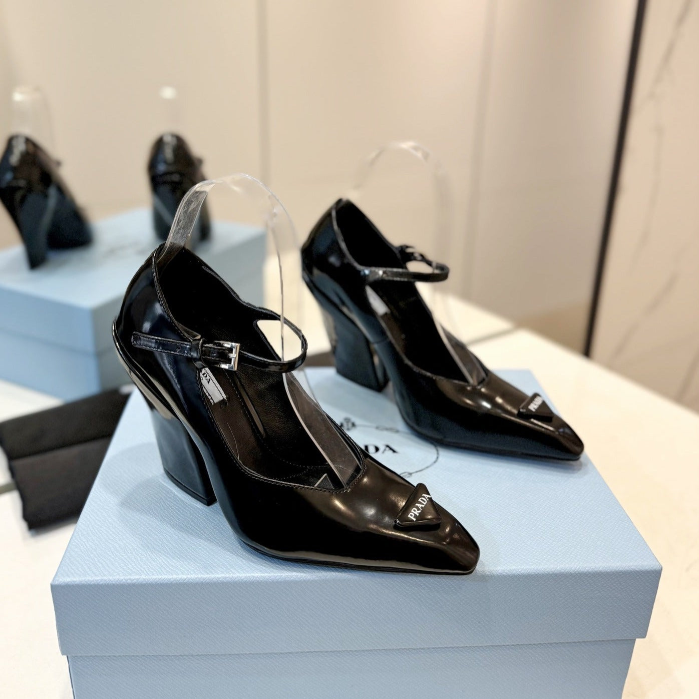 PRA BRUSHED PUMPS BLACK LAMBSKIN - 35