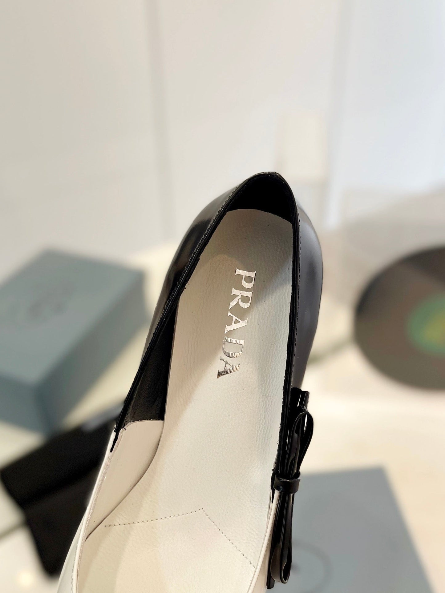 PRA MID - HEELS WHITE AND BLACK LAMBSKIN WITH BOW - 34