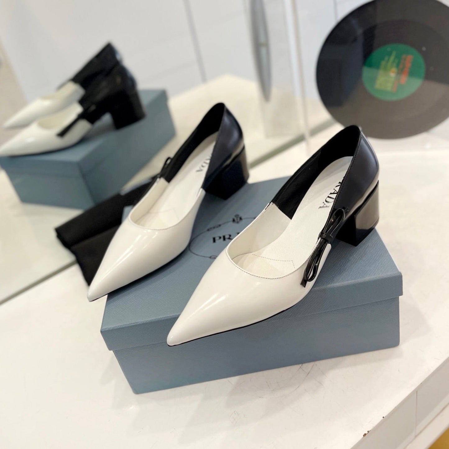 PRA MID - HEELS WHITE AND BLACK LAMBSKIN WITH BOW - 34