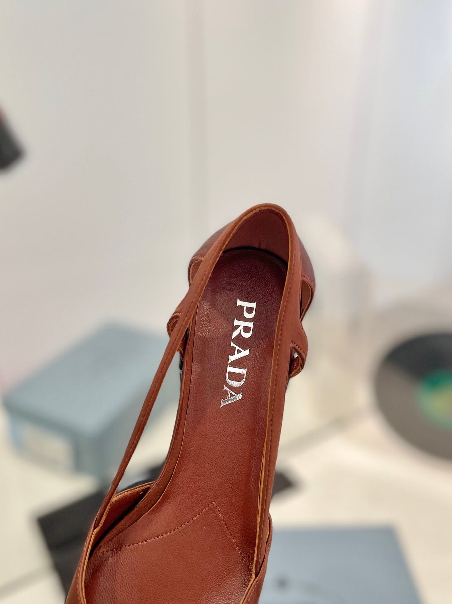 PRA BRUSHED CUT-OUT PUMPS RUSSET SATIN - 35