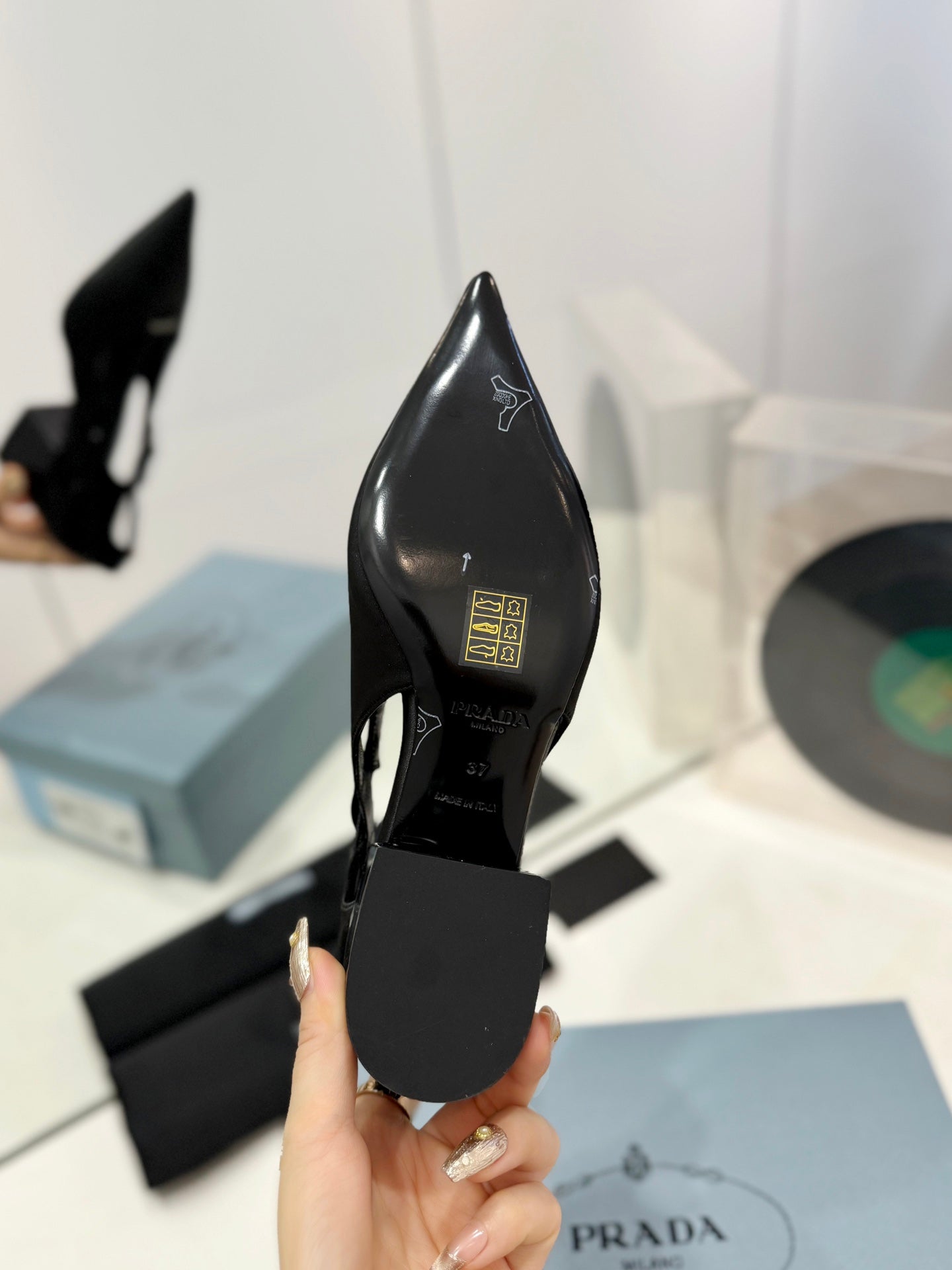 PRA STRAP CUT-OUT PUMPS BLACK SATIN - 35