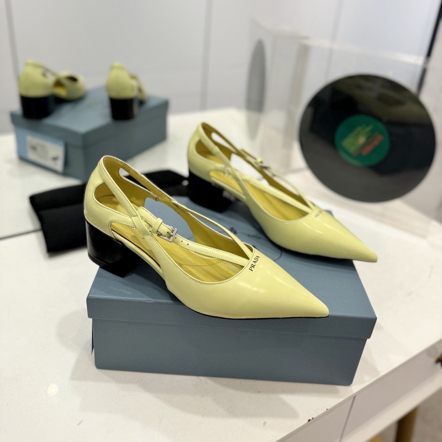 Pra Pumps 50 Square Sole Vanilla Patent Leather - 35