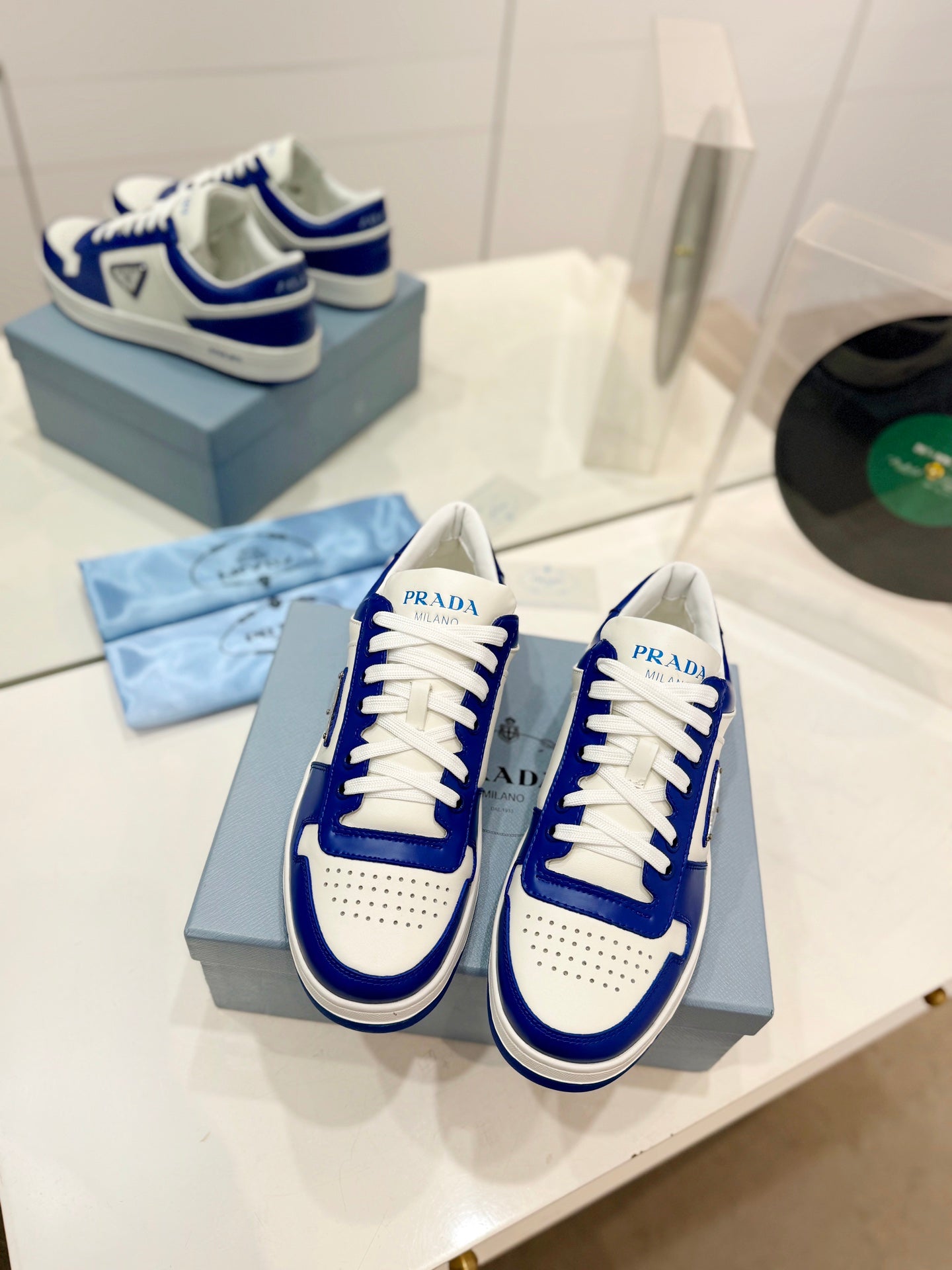 PRA DOWNTOWN PERFORATED SNEAKERS WHITE AND COBALT CALFSKIN - 35