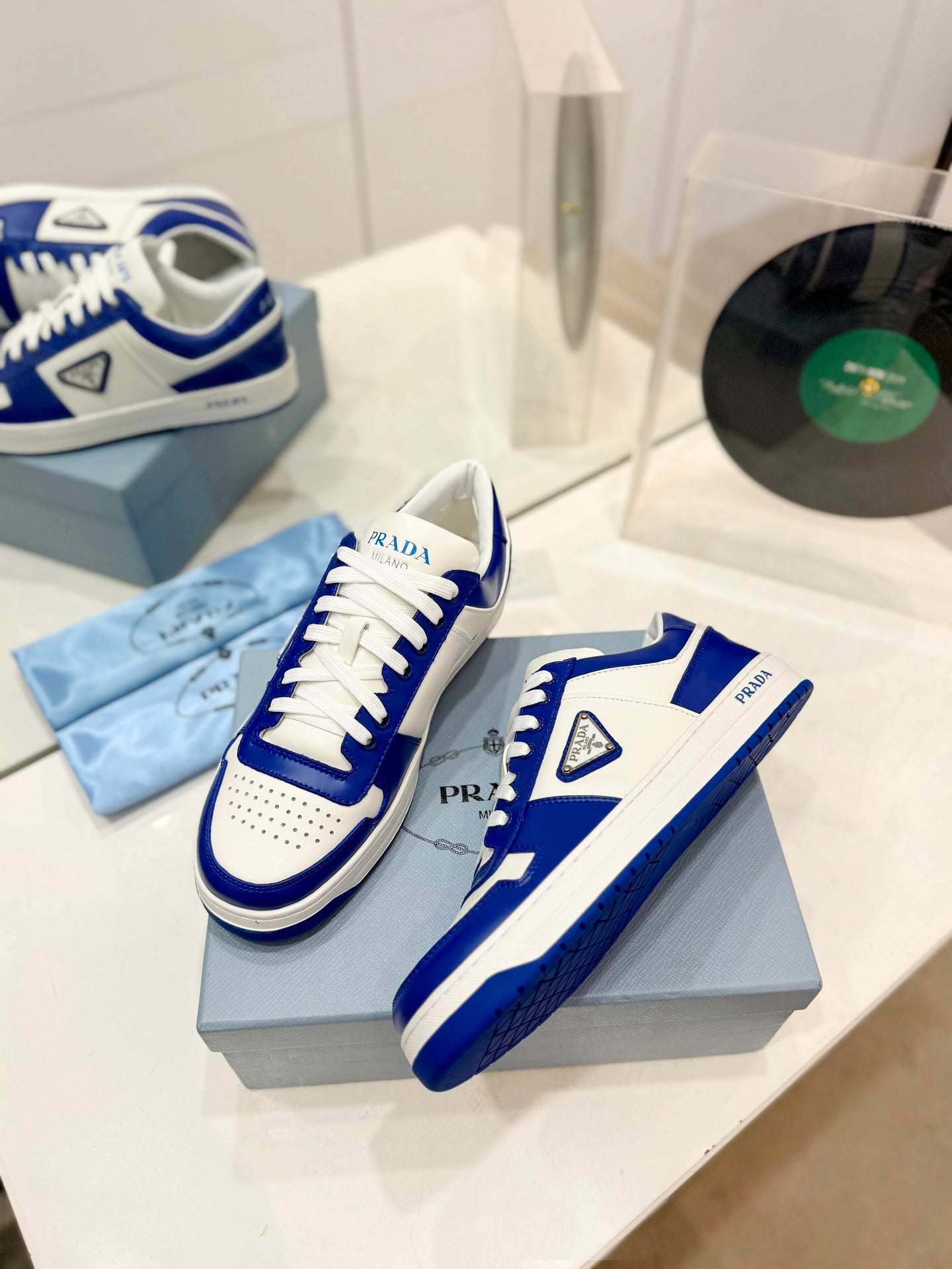 PRA DOWNTOWN PERFORATED SNEAKERS WHITE AND COBALT CALFSKIN - 35