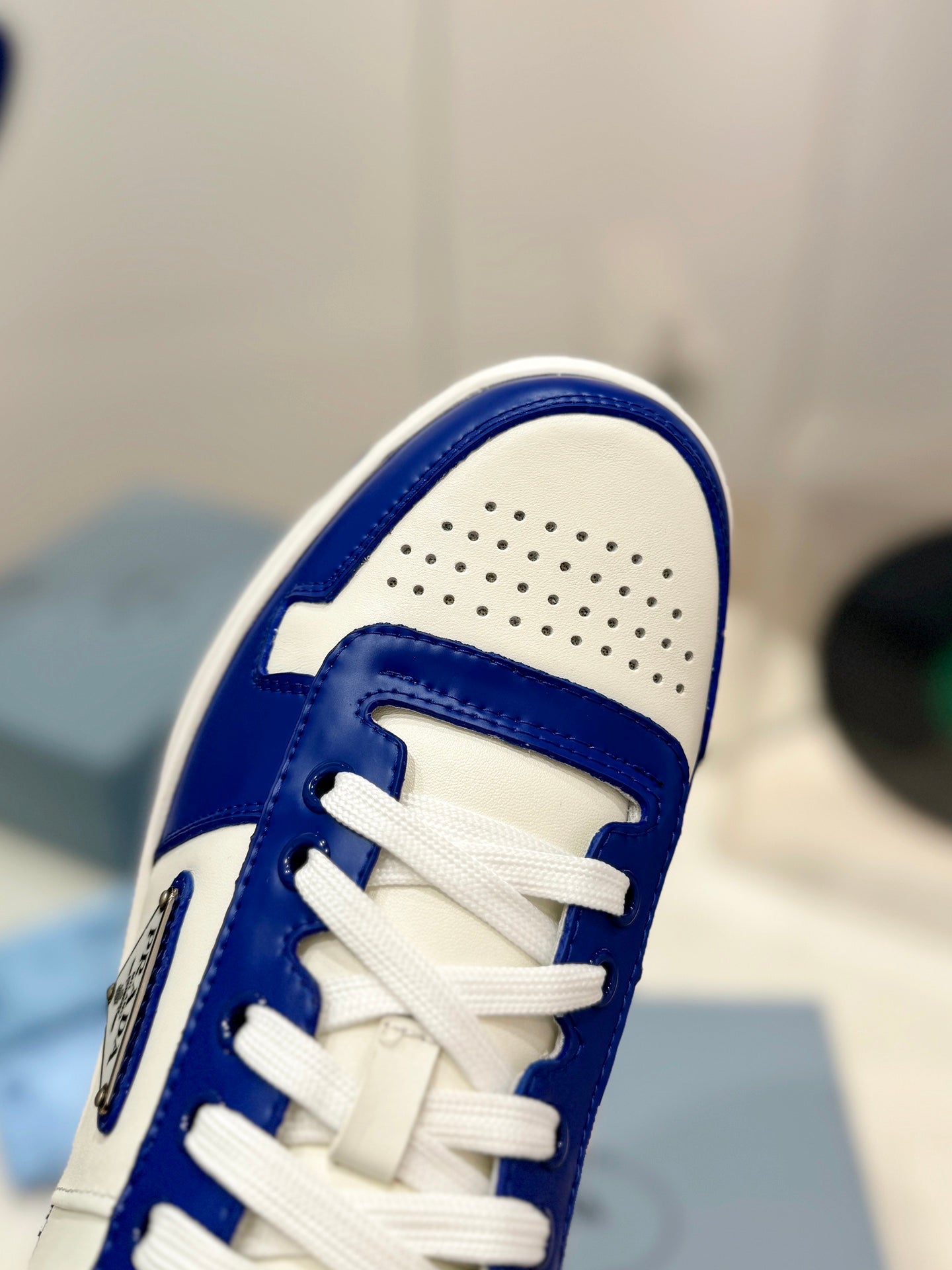 PRA DOWNTOWN PERFORATED SNEAKERS WHITE AND COBALT CALFSKIN - 35