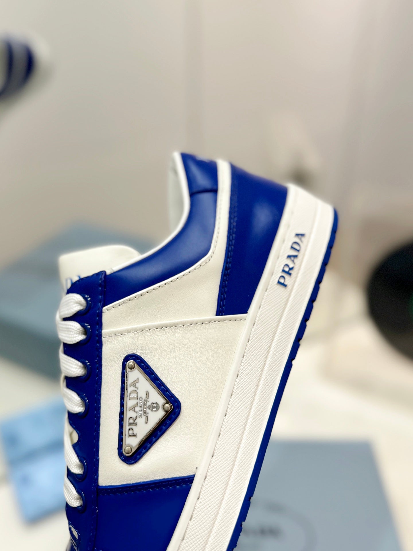 PRA DOWNTOWN PERFORATED SNEAKERS WHITE AND COBALT CALFSKIN - 35