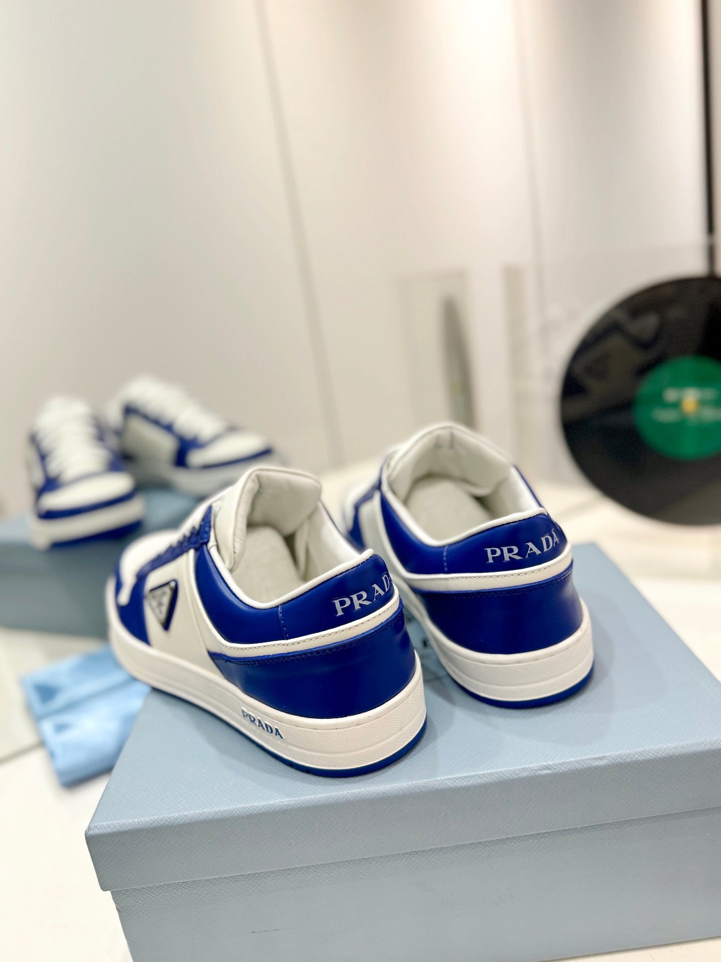PRA DOWNTOWN PERFORATED SNEAKERS WHITE AND COBALT CALFSKIN - 35