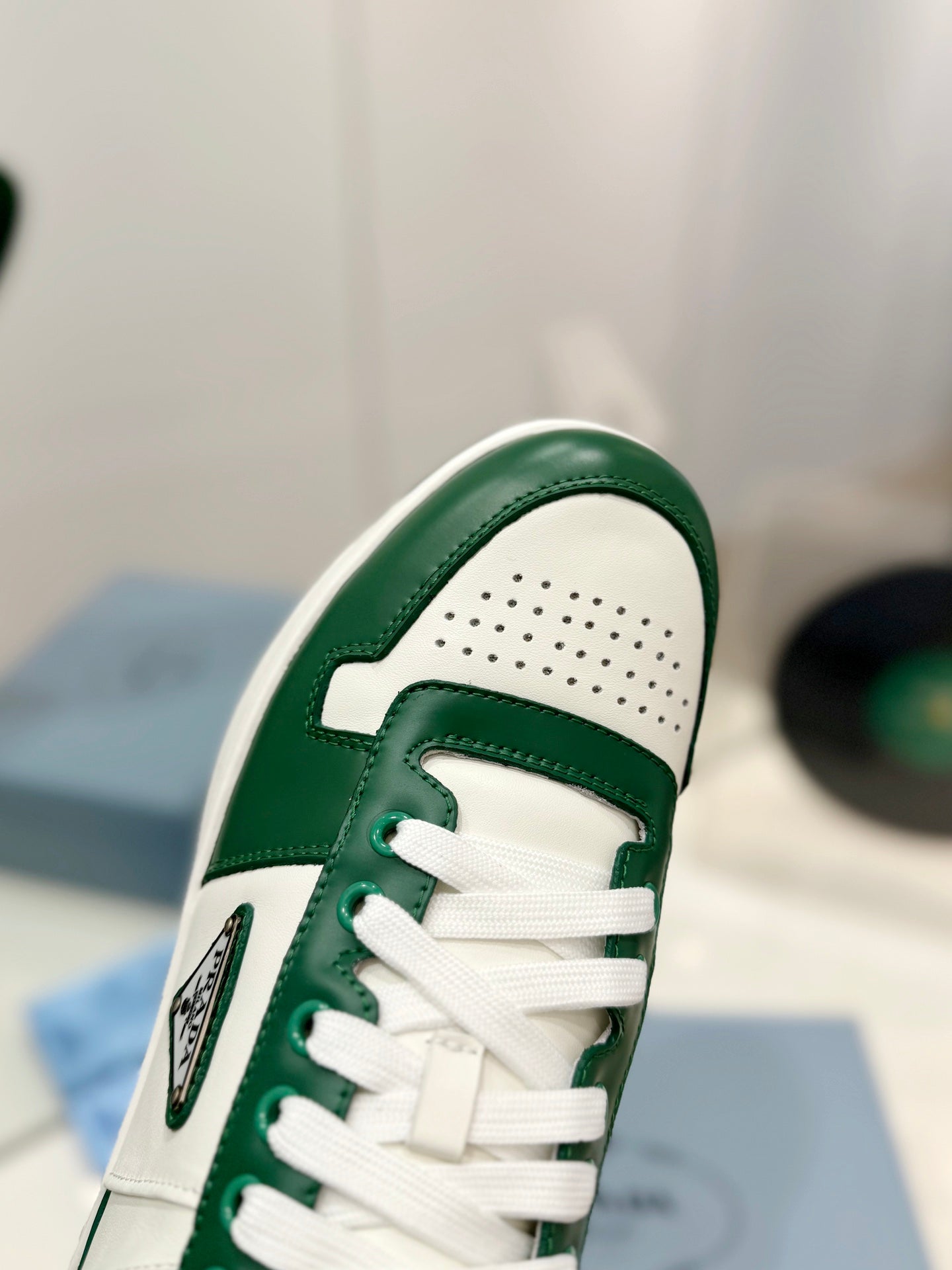 PRA DOWNTOWN PERFORATED SNEAKERS WHITE AND GREEN CALFSKIN - 35