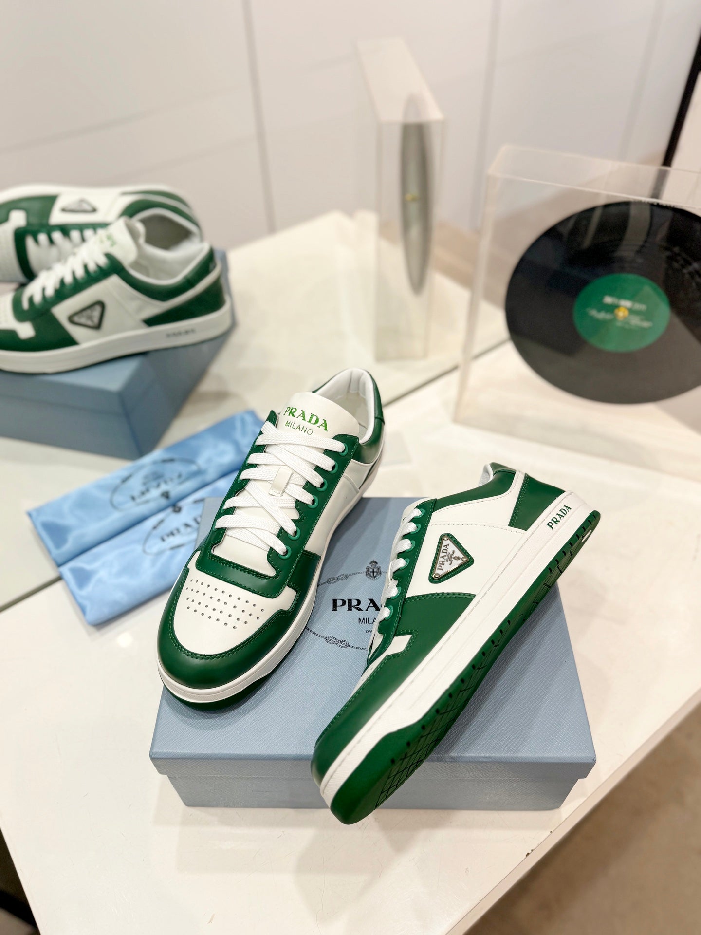 PRA DOWNTOWN PERFORATED SNEAKERS WHITE AND GREEN CALFSKIN - 35