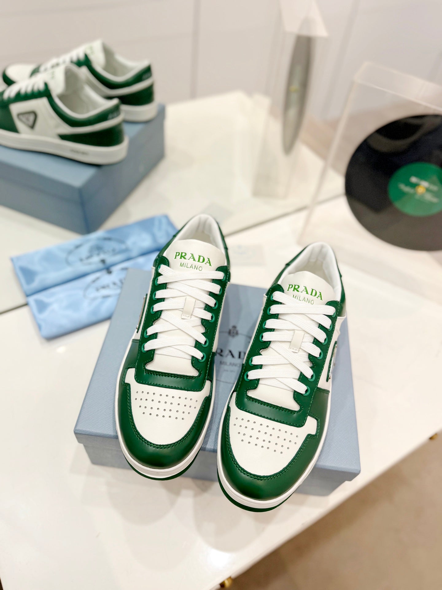 PRA DOWNTOWN PERFORATED SNEAKERS WHITE AND GREEN CALFSKIN - 35