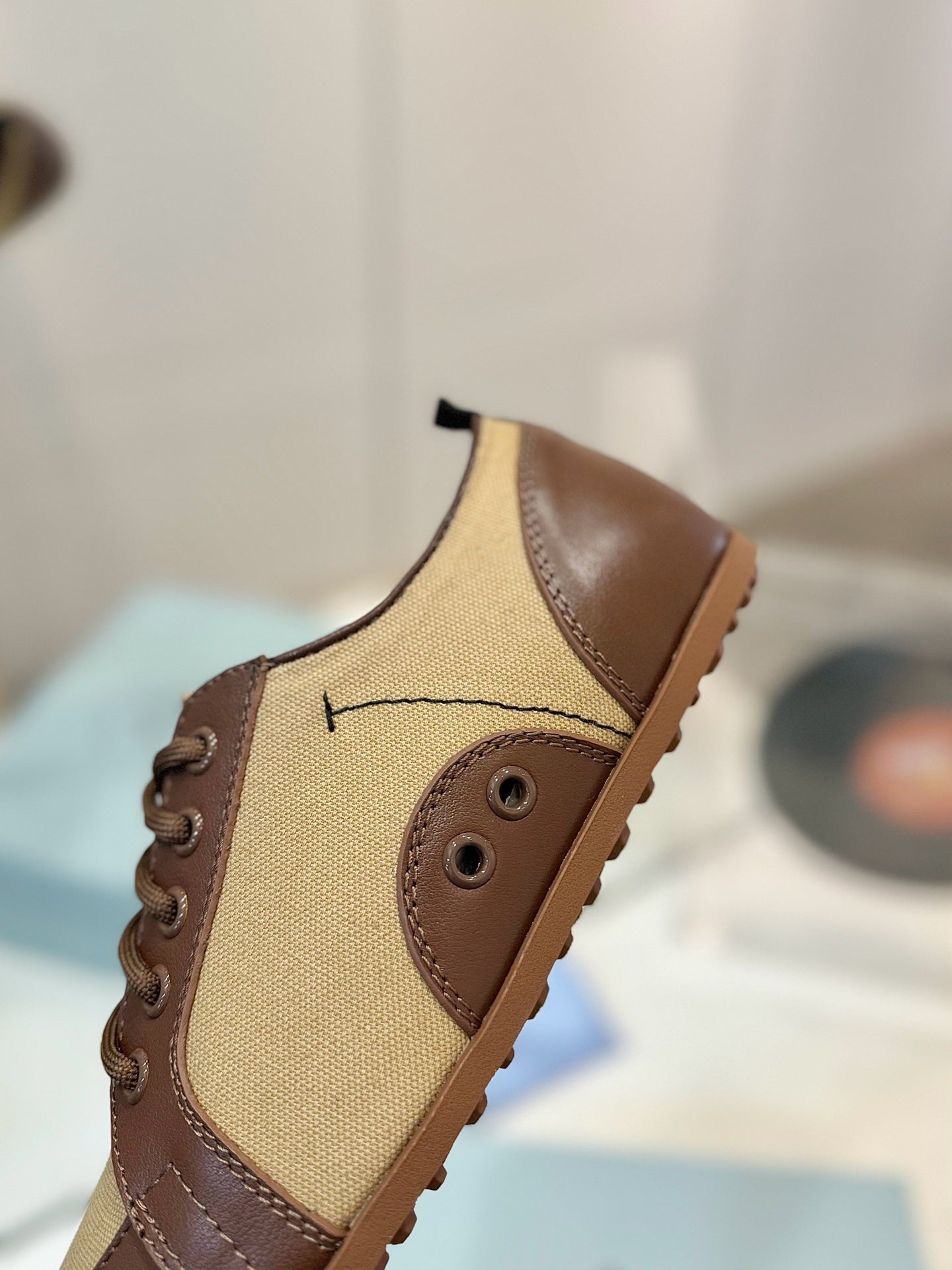 SNEAKERS IN BROWN LAMBSKIN AND BEIGE CANVAS - 35
