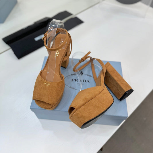 БОСОНІЖКИ PRADA 26S НА ПІДБОРАХ 115 ММ З КОРИЧНЕВОЇ ЗАМШІ КОЛЬОРУ КАРАМЕЛІ