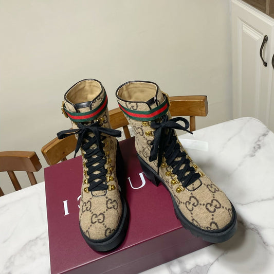 GUCCI 26S ЧЕРЕВИКИ НА ПЛАТФОРМІ НА ЩИКОЛОТКУ 70 ММ З БЕЖЕВОЇ ВОВНИ