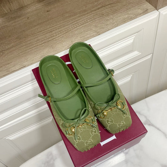 GUCCI 26S ЗЕЛЕНІ МЮЛІ НА ПЛОСКІЙ ПІДОШВІ З КАНВАСУ