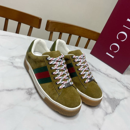 Кросівки GUCCI 26S з оливково-коричневої замші
