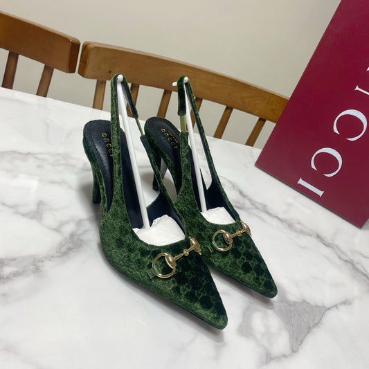 БОСОНІЖКИ GUCCI 26S НА СЛІНГБЕКУ, ОКСАМИТ ТЕМНО-ЗЕЛЕНОГО КОЛЬОРУ, КАБЛУК 85 ММ