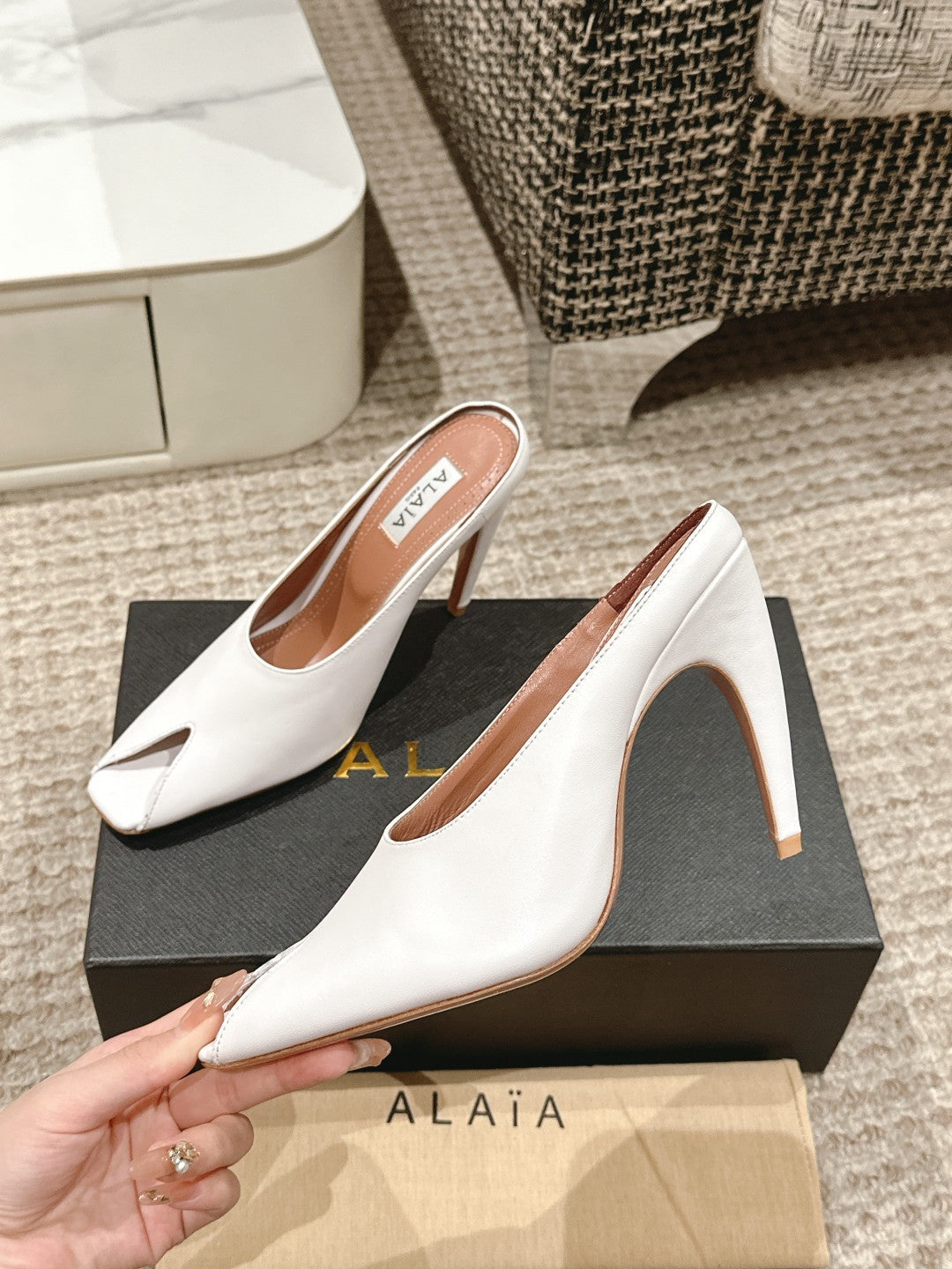 ALAIA SPIKE JEWEL MULES IN WHITE CALFSKIN - 35