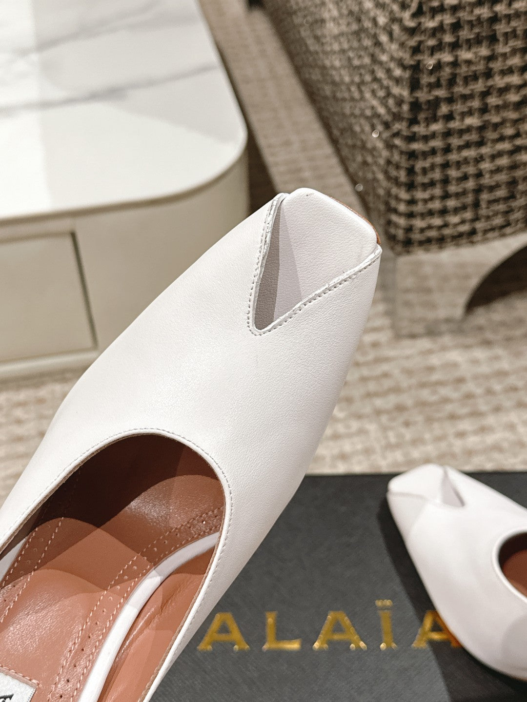 ALAIA SPIKE JEWEL MULES IN WHITE CALFSKIN - 35