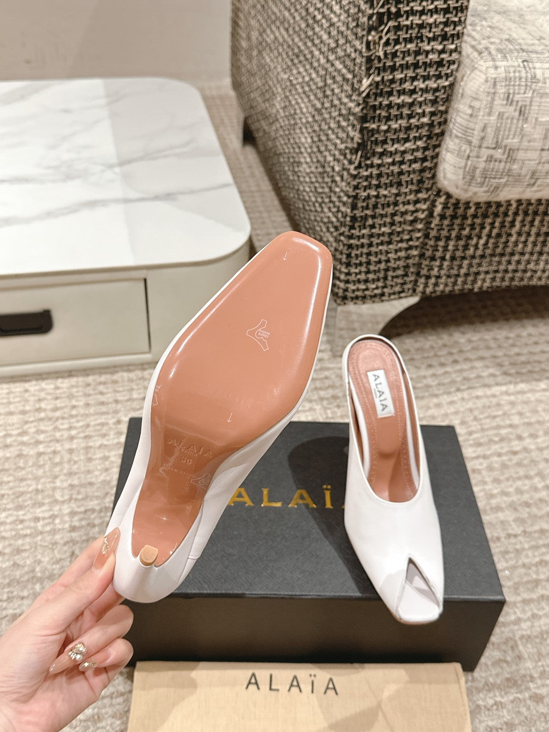 ALAIA SPIKE JEWEL MULES IN WHITE CALFSKIN - 35