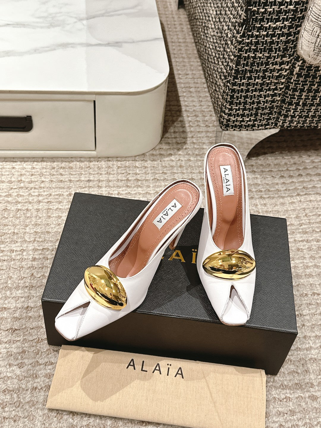 ALAIA SPIKE JEWEL MULES IN WHITE CALFSKIN WITH GOLD HARDWARE - 35