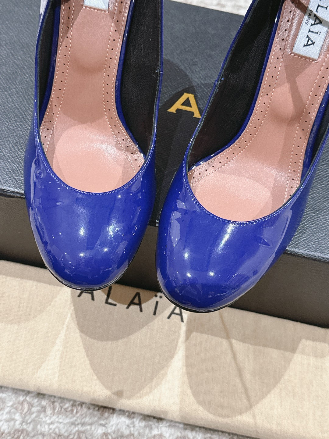ALAIA ROUND-TOE HIGH HEELS 10 CM IN NAVY BLUE CALFSKIN - 35