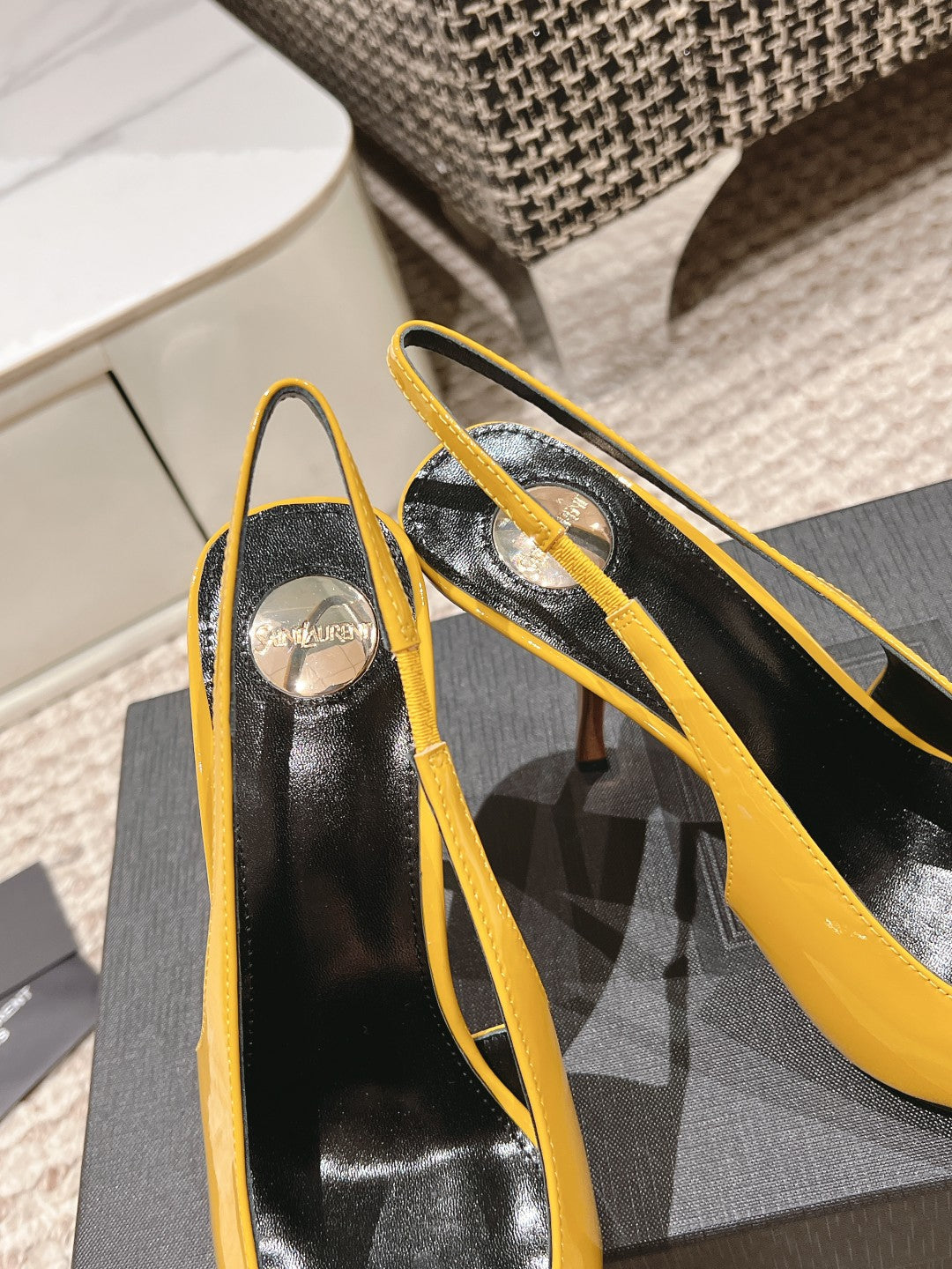 DUNE HIGH 10 CM SLINGBACK PUMPS IN CLASSIC YELLOW PATENT LEATHER WITH CRYSTAL - 35