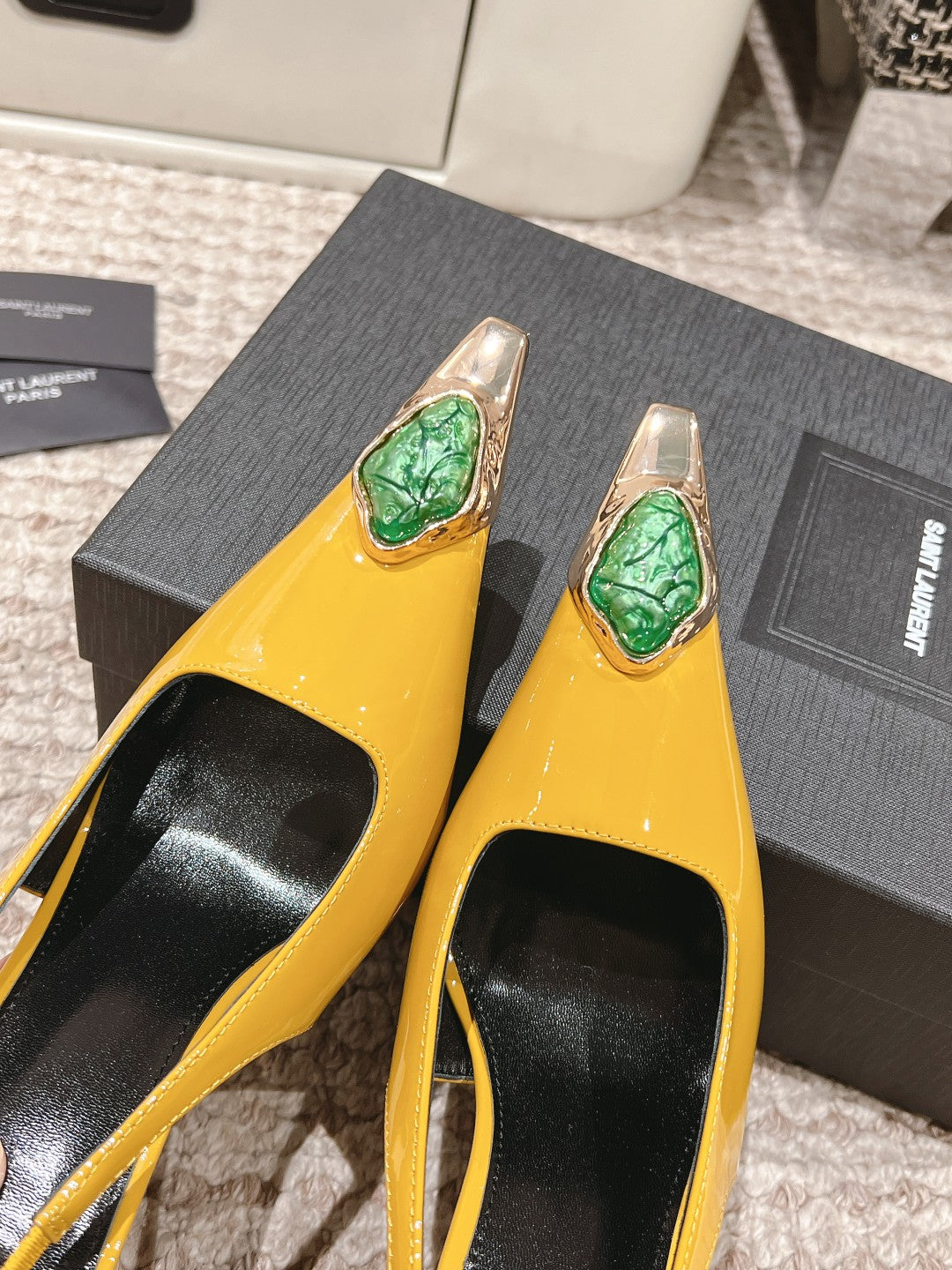 DUNE HIGH 10 CM SLINGBACK PUMPS IN CLASSIC YELLOW PATENT LEATHER WITH CRYSTAL - 35