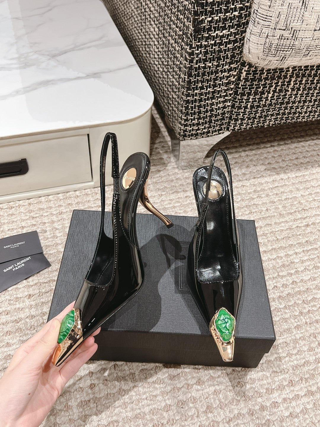DUNE HIGH 10 CM SLINGBACK PUMPS IN BLACK PATENT LEATHER WITH GREEN CRYSTAL - 35