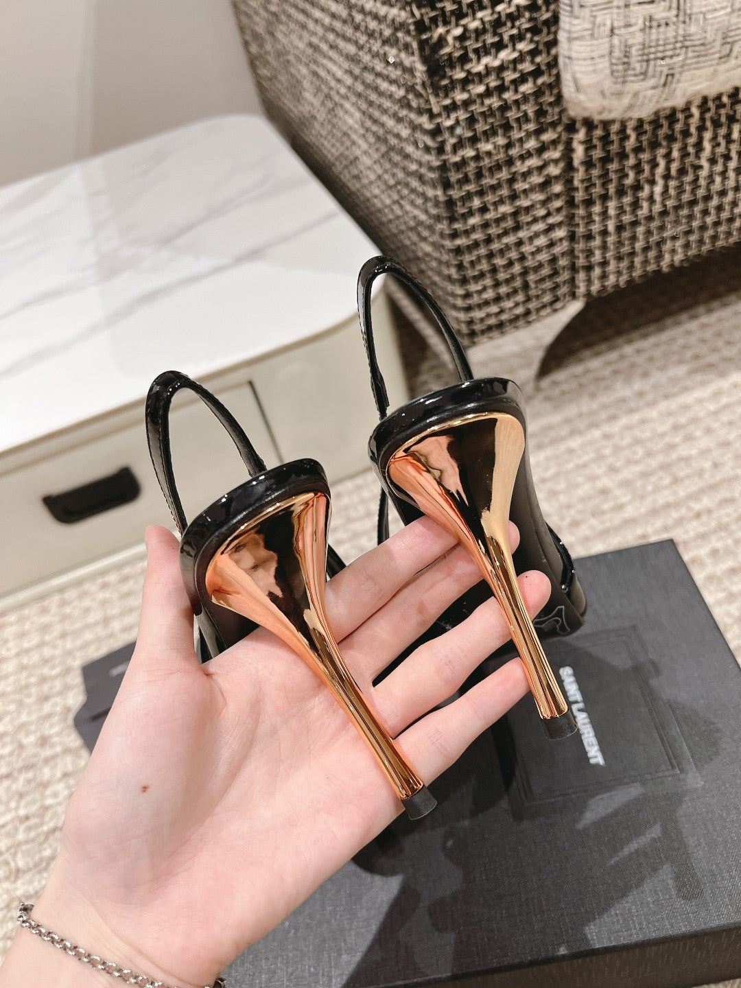DUNE HIGH 10 CM SLINGBACK PUMPS IN BLACK PATENT LEATHER WITH GREEN CRYSTAL - 35