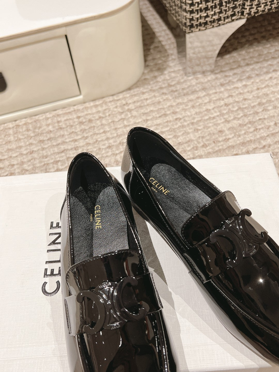 TRIOMPHE LOAFER IN BLACK PATENT CALFSKIN - 35