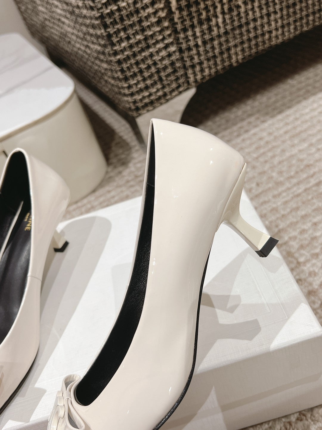 TRIOMPHE HIGH PUMP 5 CM IN WHITE PATENT CALFSKIN - 35