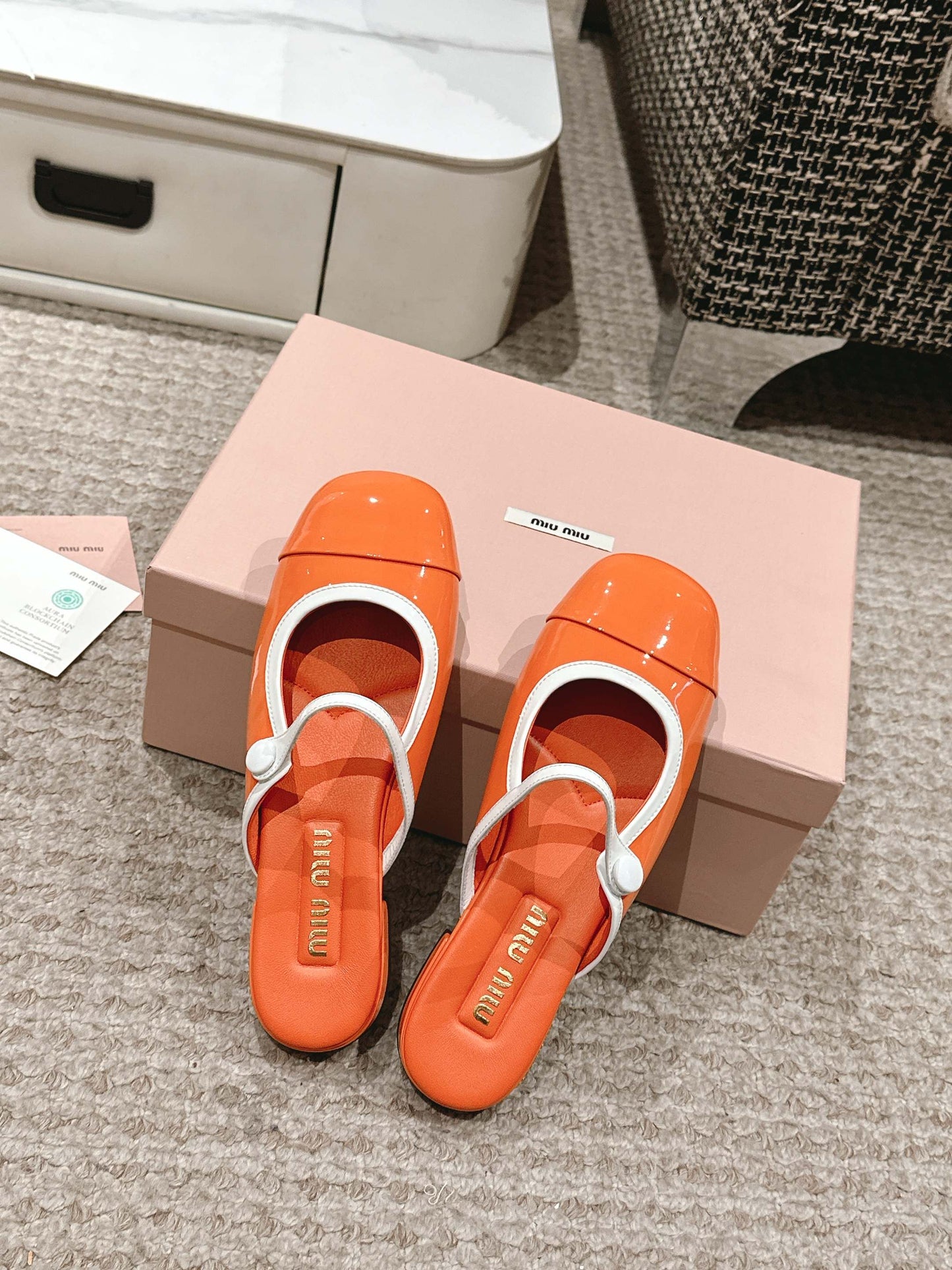 FLAT MULE IN VIVID ORANGE PATENT CALFSKIN - 35