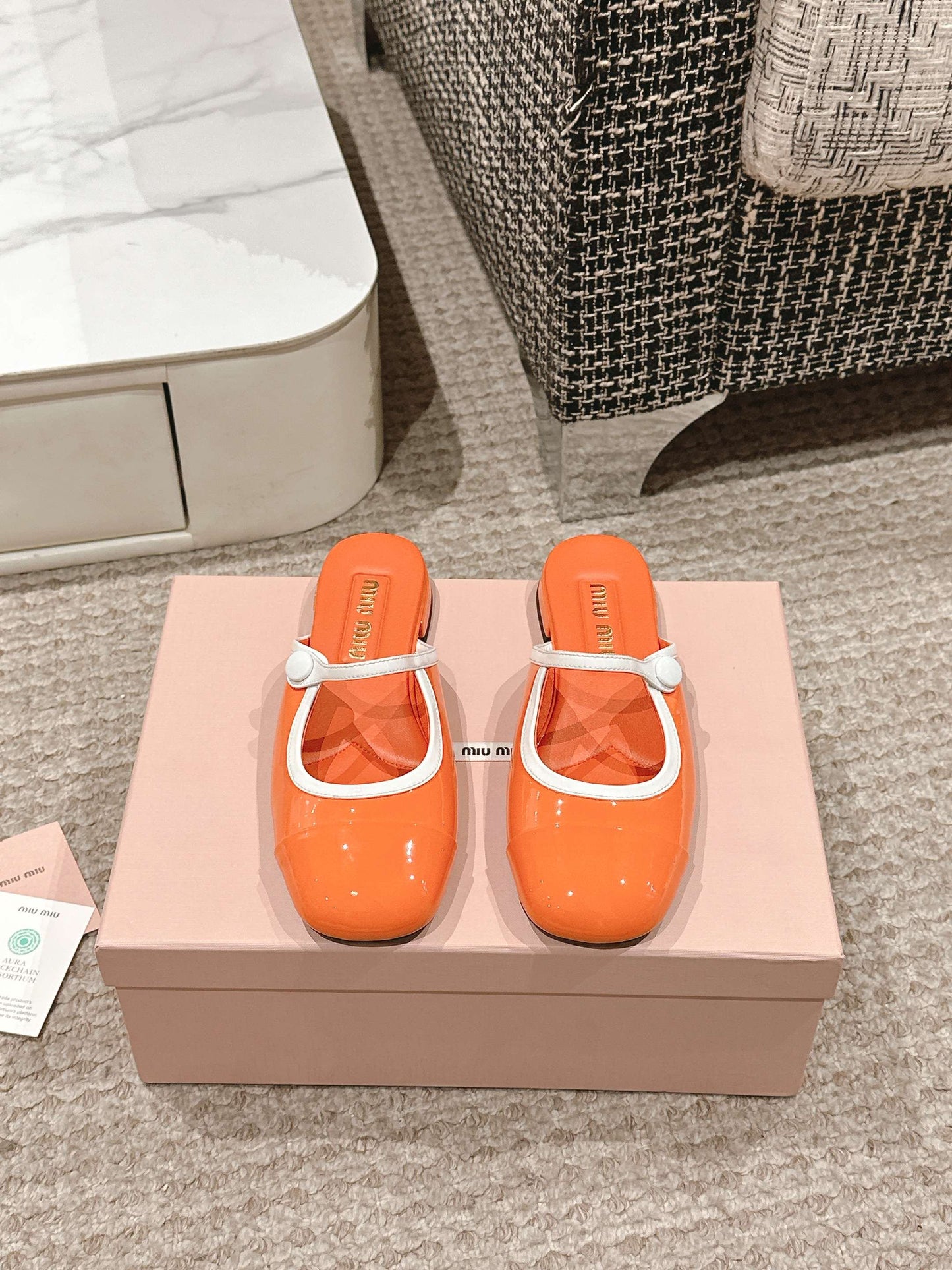 FLAT MULE IN VIVID ORANGE PATENT CALFSKIN - 35