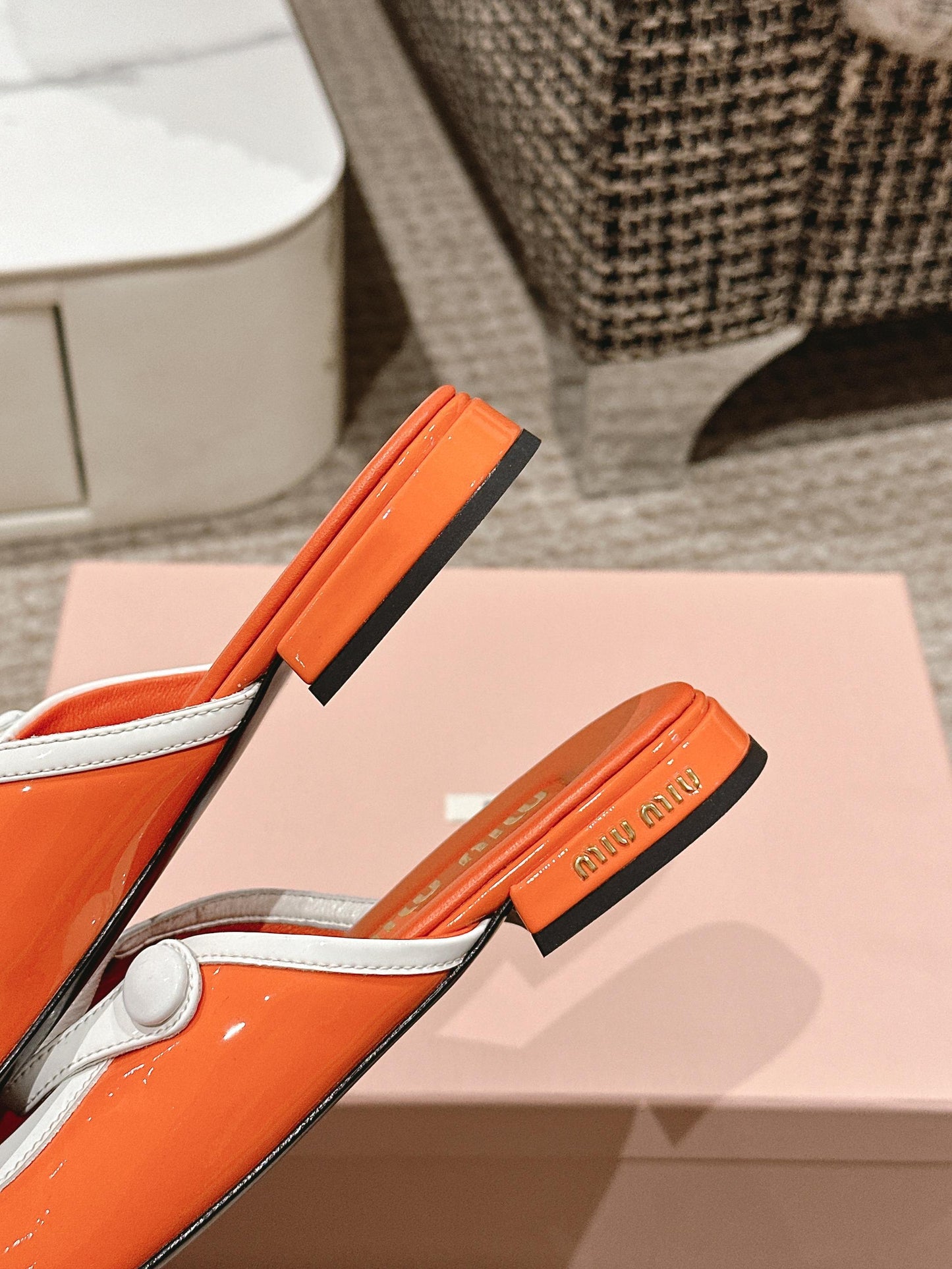 FLAT MULE IN VIVID ORANGE PATENT CALFSKIN - 35