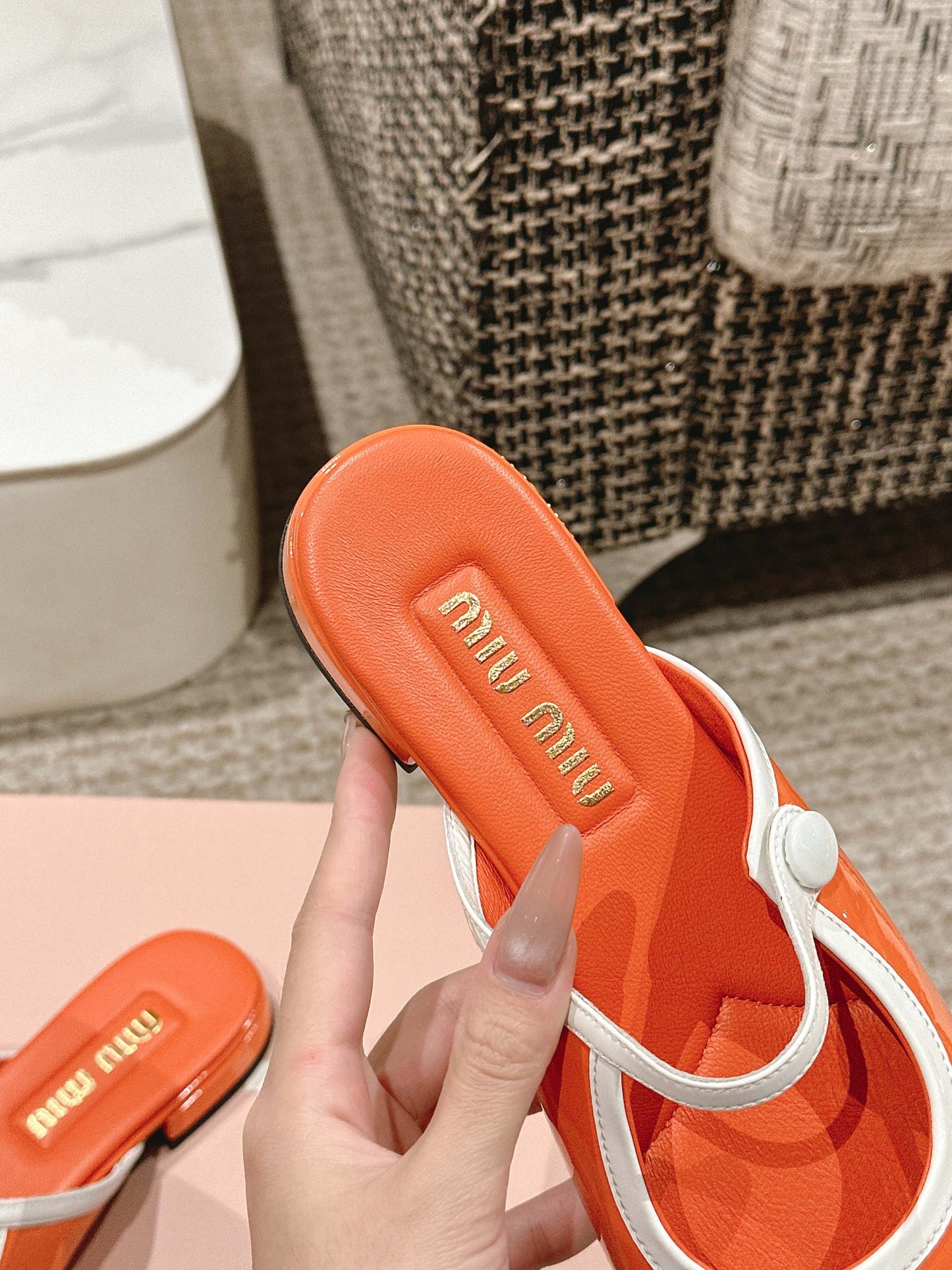 FLAT MULE IN VIVID ORANGE PATENT CALFSKIN - 35