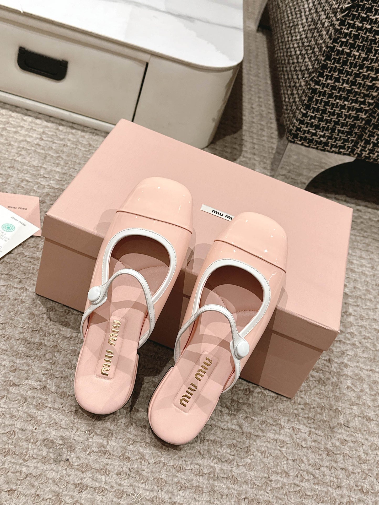 FLAT MULE IN PALE PINK PATENT CALFSKIN - 35