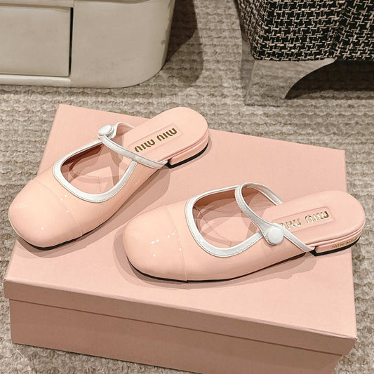 FLAT MULE IN PALE PINK PATENT CALFSKIN - 35