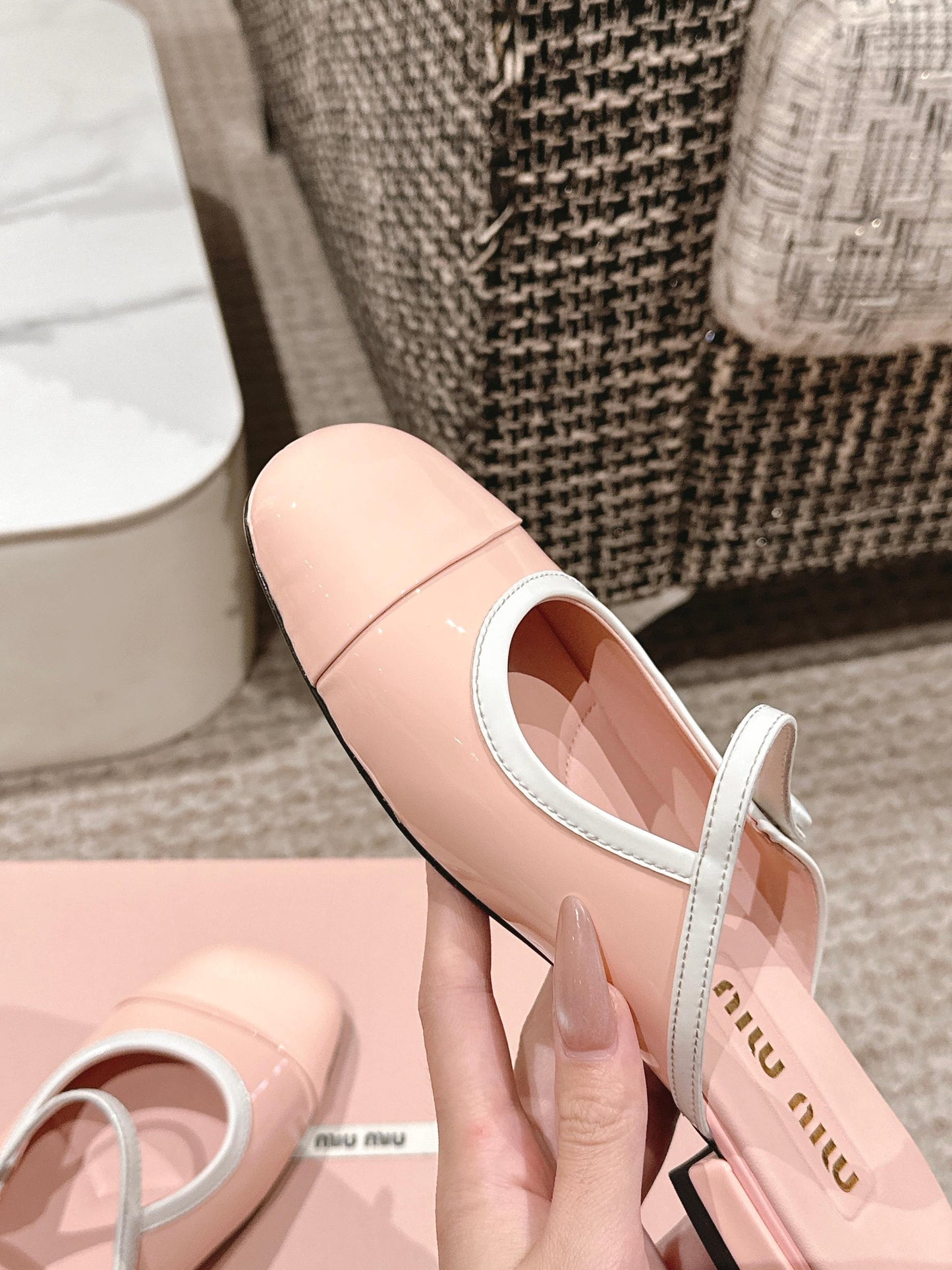 FLAT MULE IN PALE PINK PATENT CALFSKIN - 35