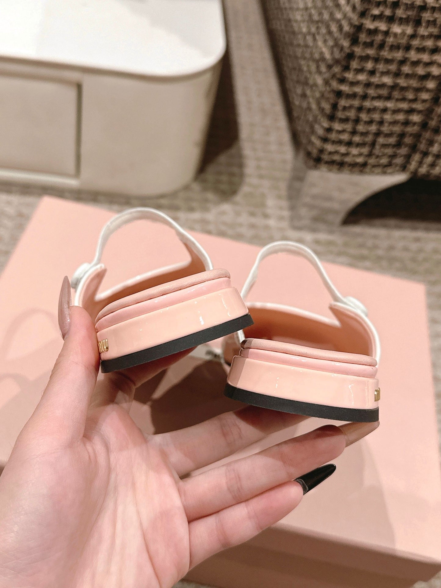 FLAT MULE IN PALE PINK PATENT CALFSKIN - 35