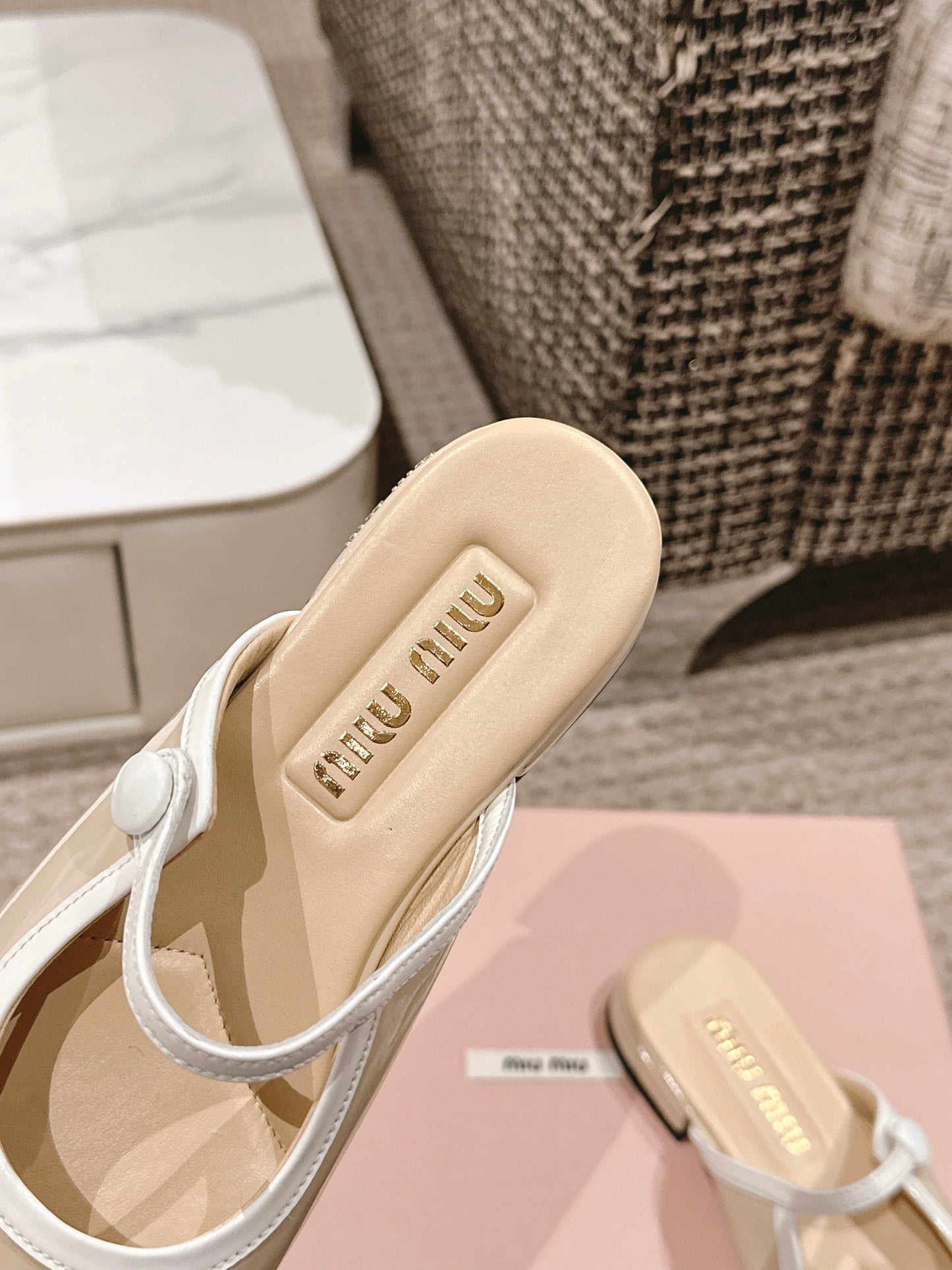 FLAT MULE IN BISQUE BEIGE PATENT CALFSKIN - 35