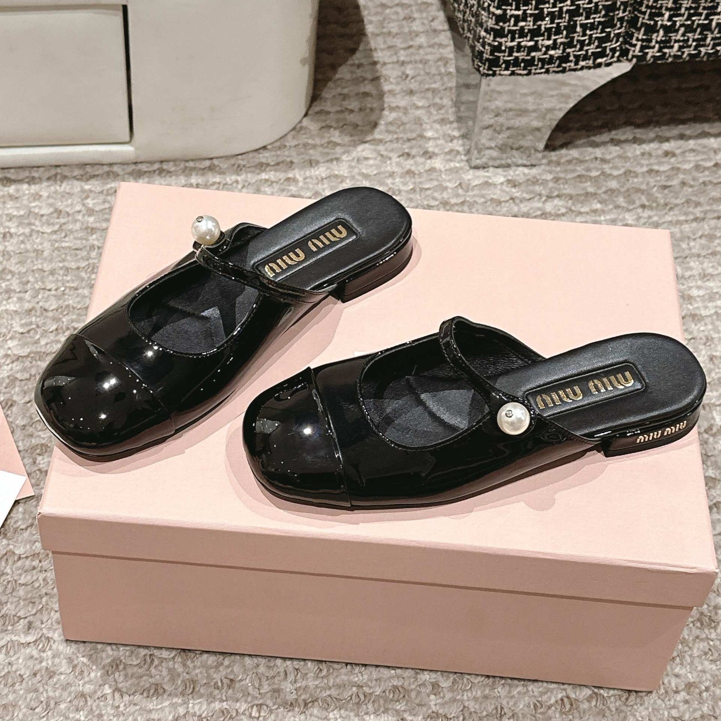 FLAT MULE IN BLACK PATENT CALFSKIN - 35