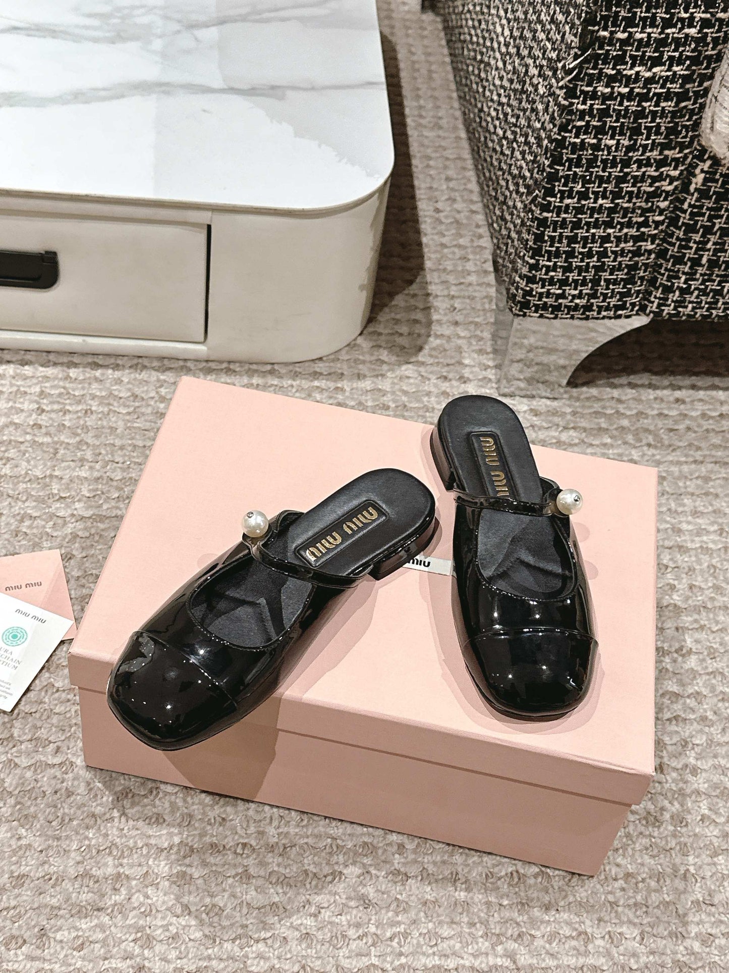 FLAT MULE IN BLACK PATENT CALFSKIN - 35