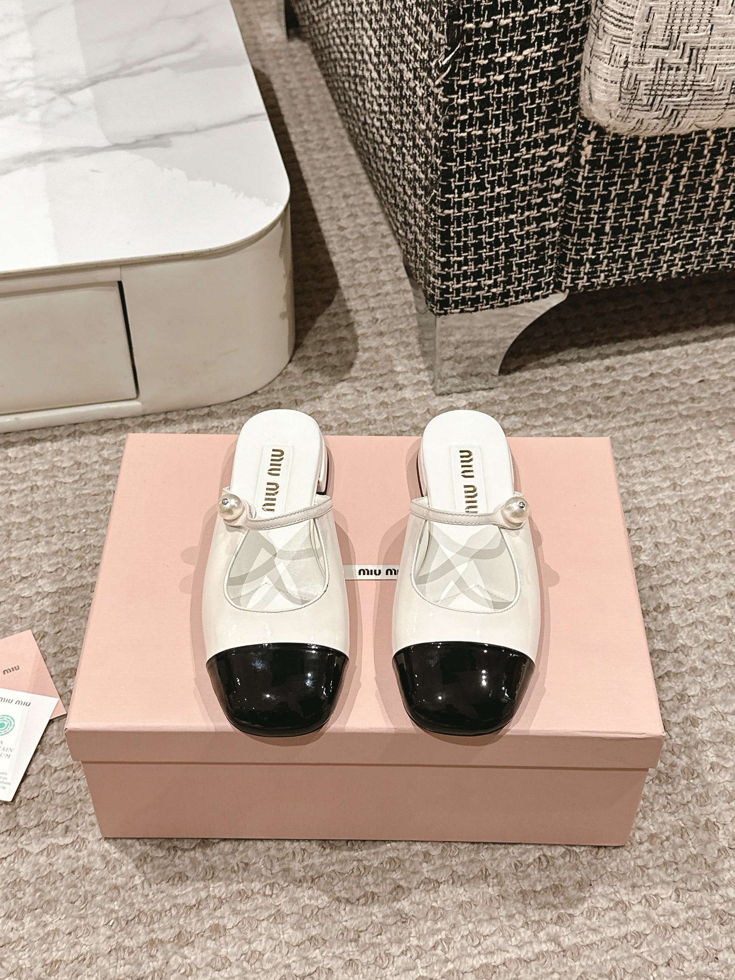 FLAT MULE IN WHITE MIX BLACK PATENT CALFSKIN - 35