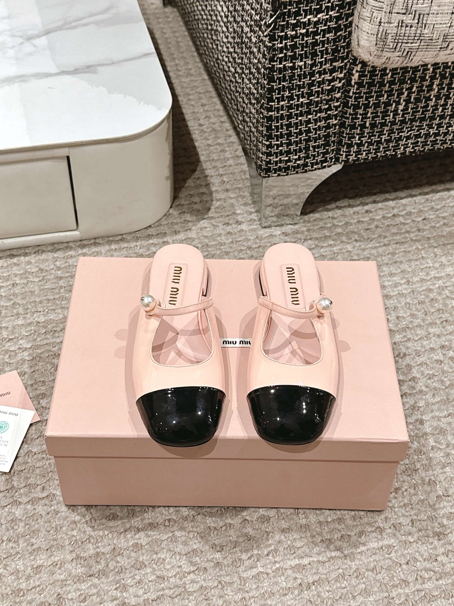 FLAT MULE IN BABY PINK MIX BLACK PATENT CALFSKIN - 35