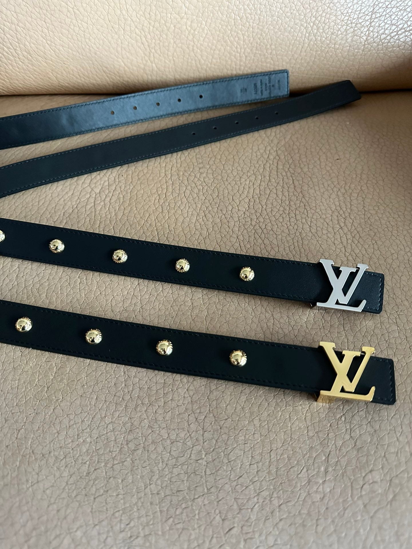 LV Initiales Studs 30mm Reversible Belt Gold Buckle Black Leather - 30